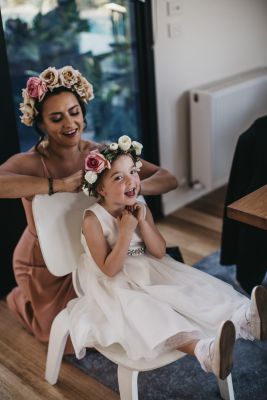 Lauren And Dan Dana And Flower Girl